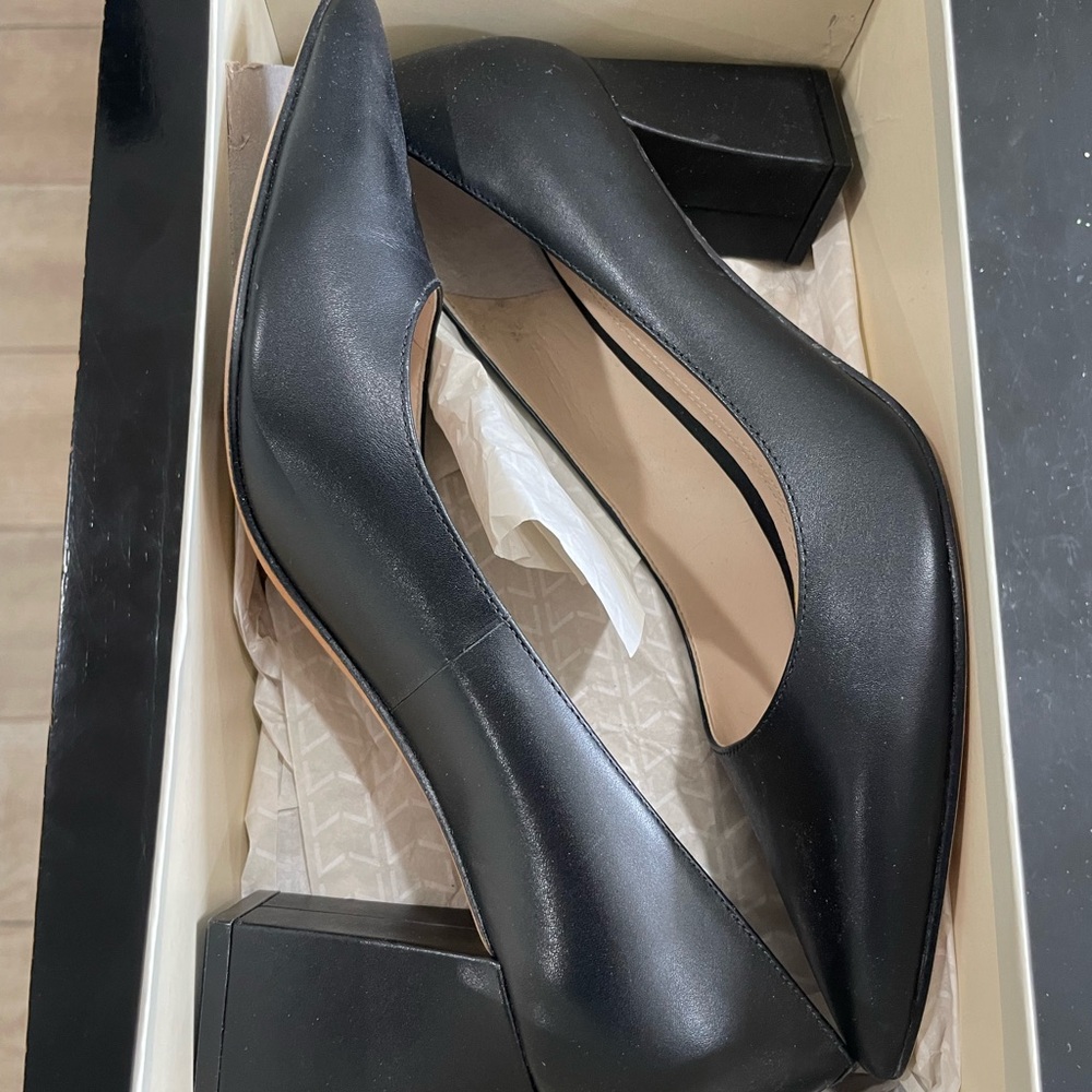 Elegant Black Women's Pumps